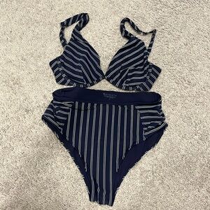 Athleta Swimsuit. Bikini top 32B/C, Bikini bottom S.